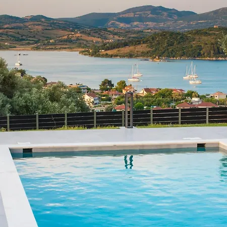 Laertis Villa *
